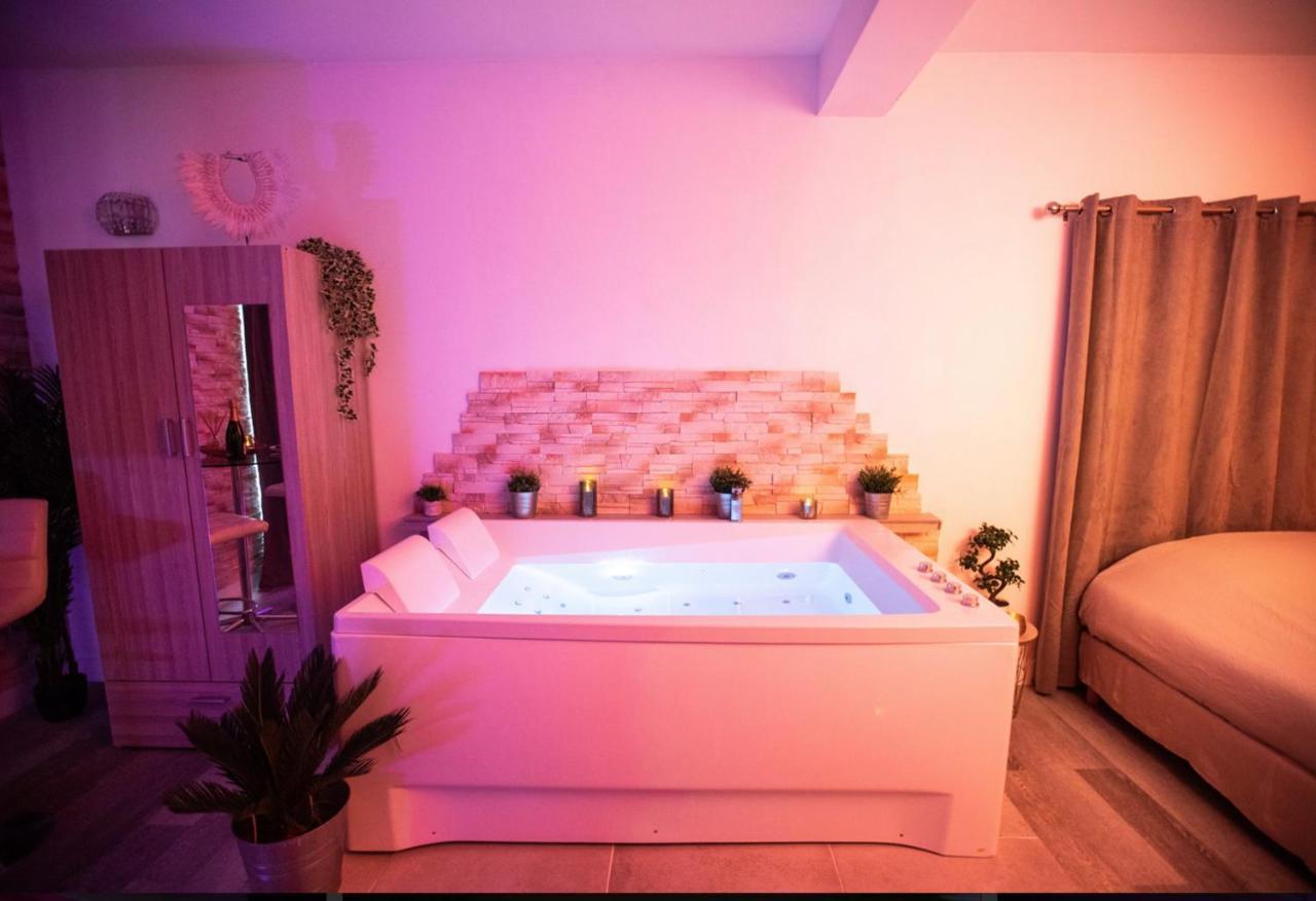 Suite And Spa La Perla Bianca Grabels Luaran gambar