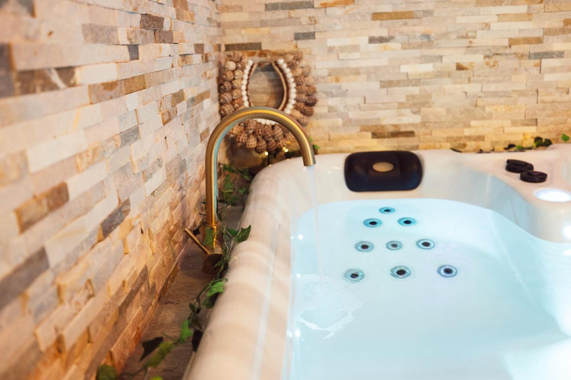 Suite And Spa La Perla Bianca Grabels Luaran gambar