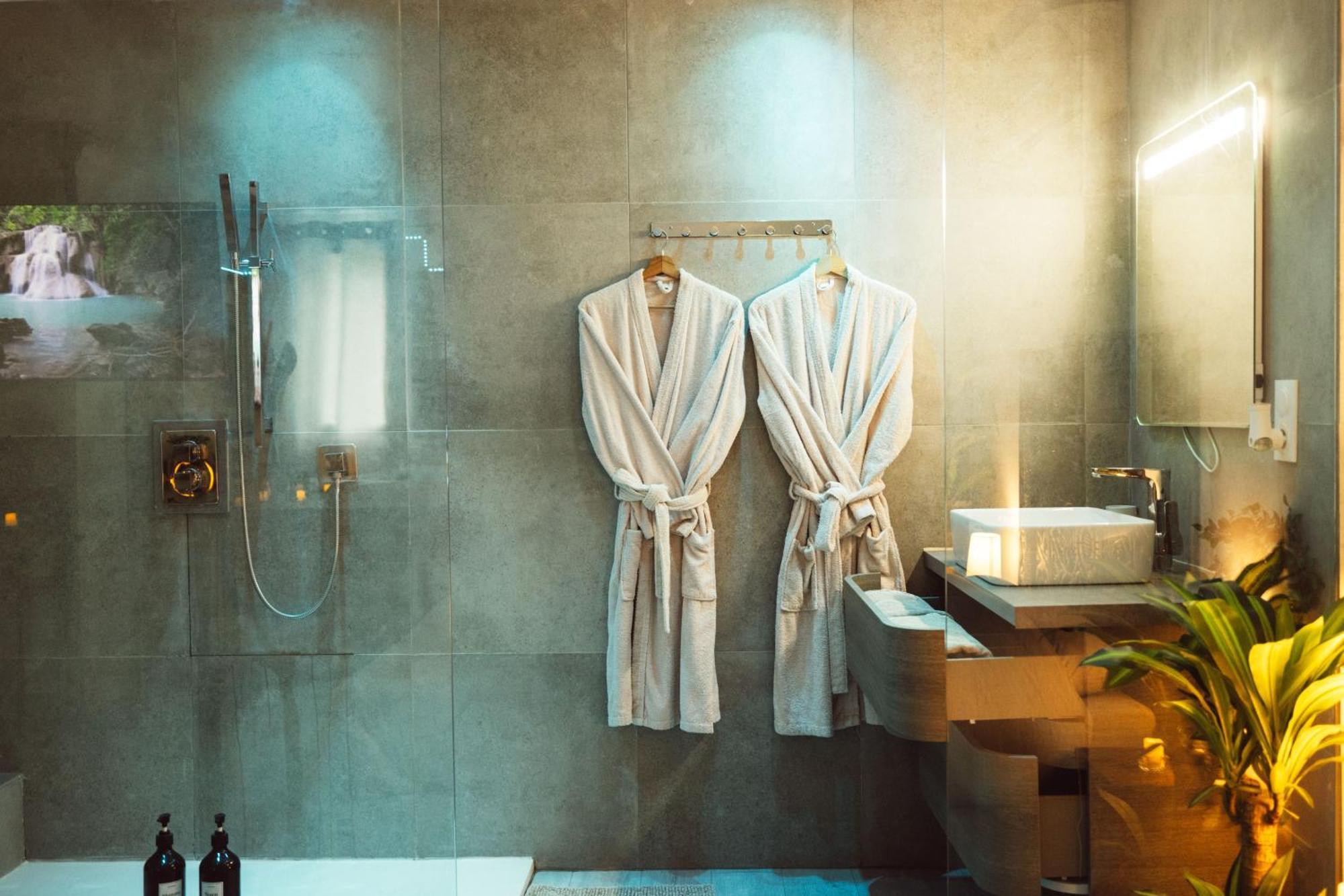 Suite And Spa La Perla Bianca Grabels Luaran gambar